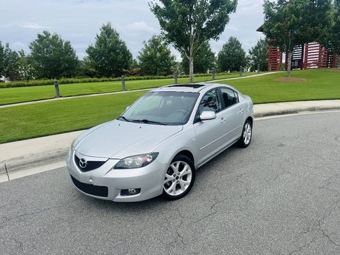 Used 2009 MAZDA MAZDA3 i Touring Value FWD image 2