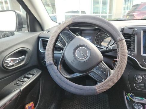 Used 2020 Jeep Cherokee Trailhawk w/ Cold Weather Group AWD/4WD image 20