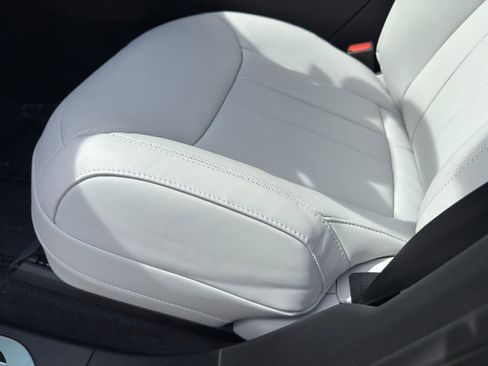 New 2025 Land Rover Range Rover Sport SE image 15