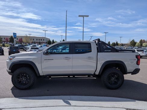 New 2026 Chevrolet Colorado ZR2 w/ Midnight Edition AWD/4WD image 7