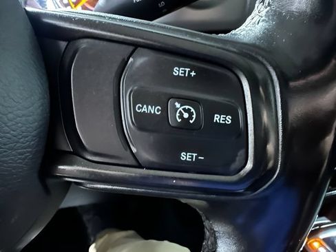 Used 2020 Jeep Gladiator Sport w/ Technology Group AWD/4WD image 14