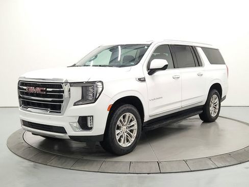 Used 2024 GMC Yukon XL SLT RWD image 3