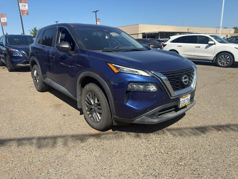 Used 2023 Nissan Rogue S AWD/4WD image 3