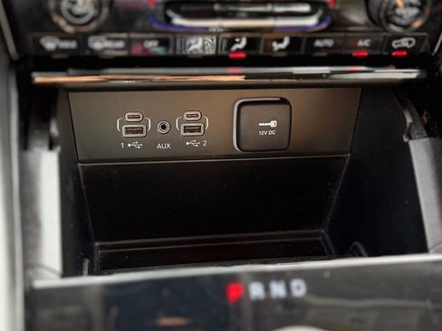 Used 2023 Jeep Grand Cherokee L Laredo image 18