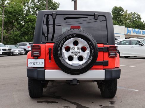 Used 2013 Jeep Wrangler Unlimited Sahara w/ Connectivity Group AWD/4WD image 6