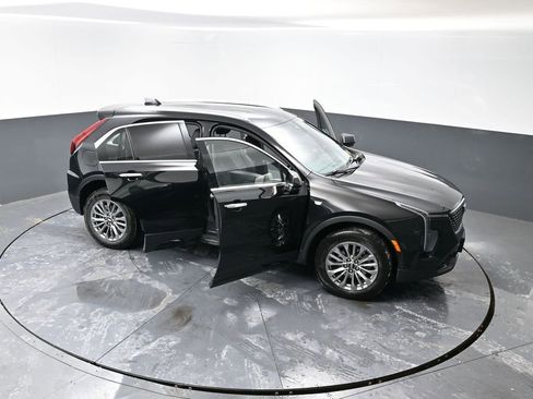 Used 2025 Cadillac XT4 Premium Luxury image 60