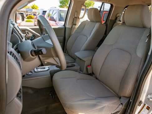Used 2020 Nissan Frontier SV RWD image 13