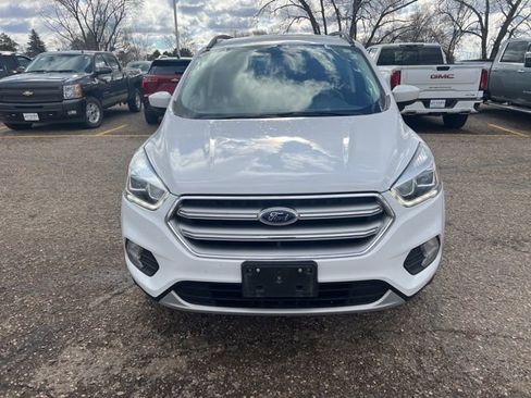 Used 2017 Ford Escape SE w/ Equipment Group 201A image 2