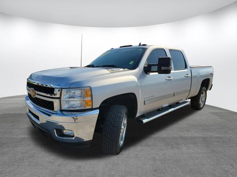 Used 2014 Chevrolet Silverado 2500 LTZ w/ LTZ Plus Package AWD/4WD image 3