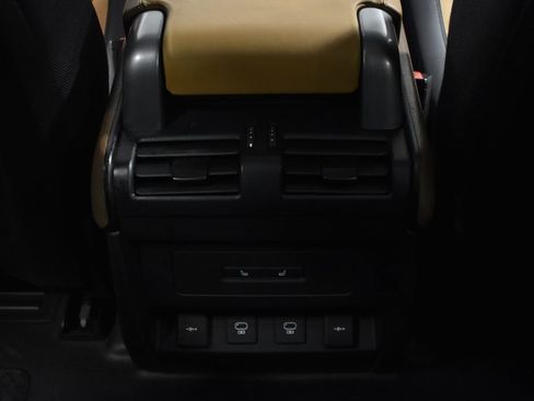 Used 2022 Land Rover Defender 90 X AWD/4WD image 39