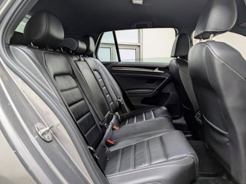 Used 2017 Volkswagen Golf 4-Door AWD/4WD image 20