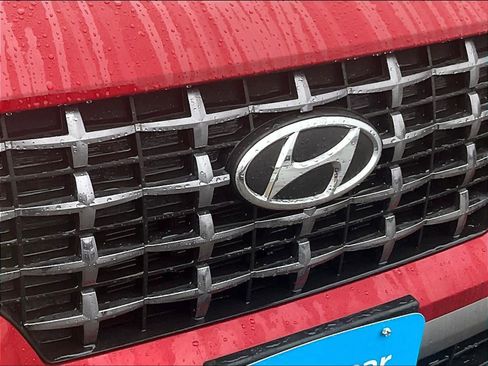 Used 2023 Hyundai Venue Limited image 31