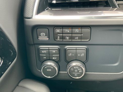 New 2026 Chevrolet Suburban RST w/ Comfort Package AWD/4WD image 30