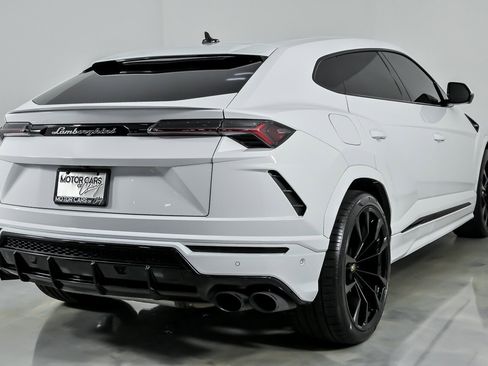 Used 2020 Lamborghini Urus image 12