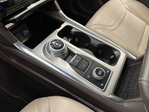 Used 2022 Ford Explorer Platinum w/ Equipment Group 601A image 35