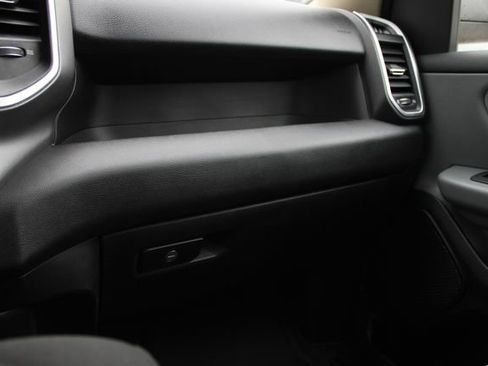 Used 2020 RAM 1500 Big Horn AWD/4WD image 14