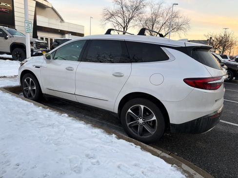 Used 2020 Buick Enclave Essence w/ Sport Touring Edition image 4
