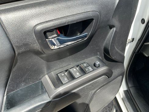 Used 2023 Toyota Tacoma TRD Off-Road AWD/4WD image 16