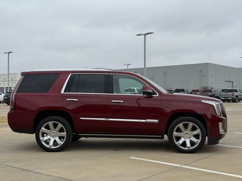 Used 2016 Cadillac Escalade Premium image 8