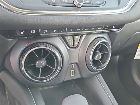 New 2025 Chevrolet Blazer LT image 24