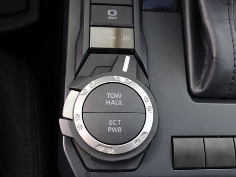 Used 2025 Toyota Tacoma SR5 AWD/4WD image 24