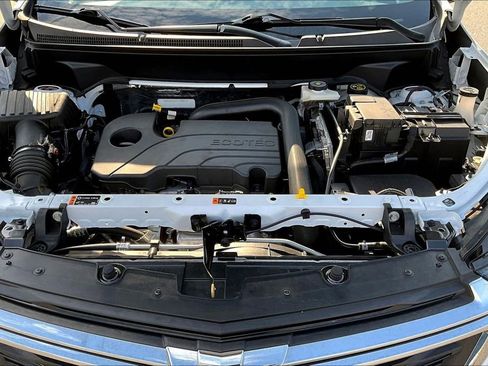 Used 2024 Chevrolet Equinox LT AWD/4WD image 32