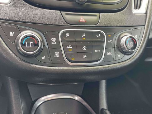 Used 2020 Chevrolet Malibu Premier FWD image 18