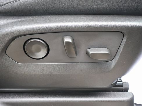 Used 2022 Chevrolet Tahoe Z71 w/ Luxury Package image 45