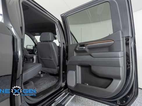 Used 2025 GMC Sierra 1500 Denali w/ Technology Package AWD/4WD image 35