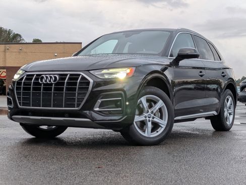 Used 2021 Audi Q5 Premium w/ Convenience Package image 4