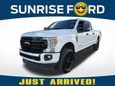 Used 2022 Ford F250 XLT w/ Black Appearance Package image 1
