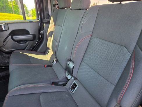 Used 2022 Jeep Gladiator Rubicon AWD/4WD image 11