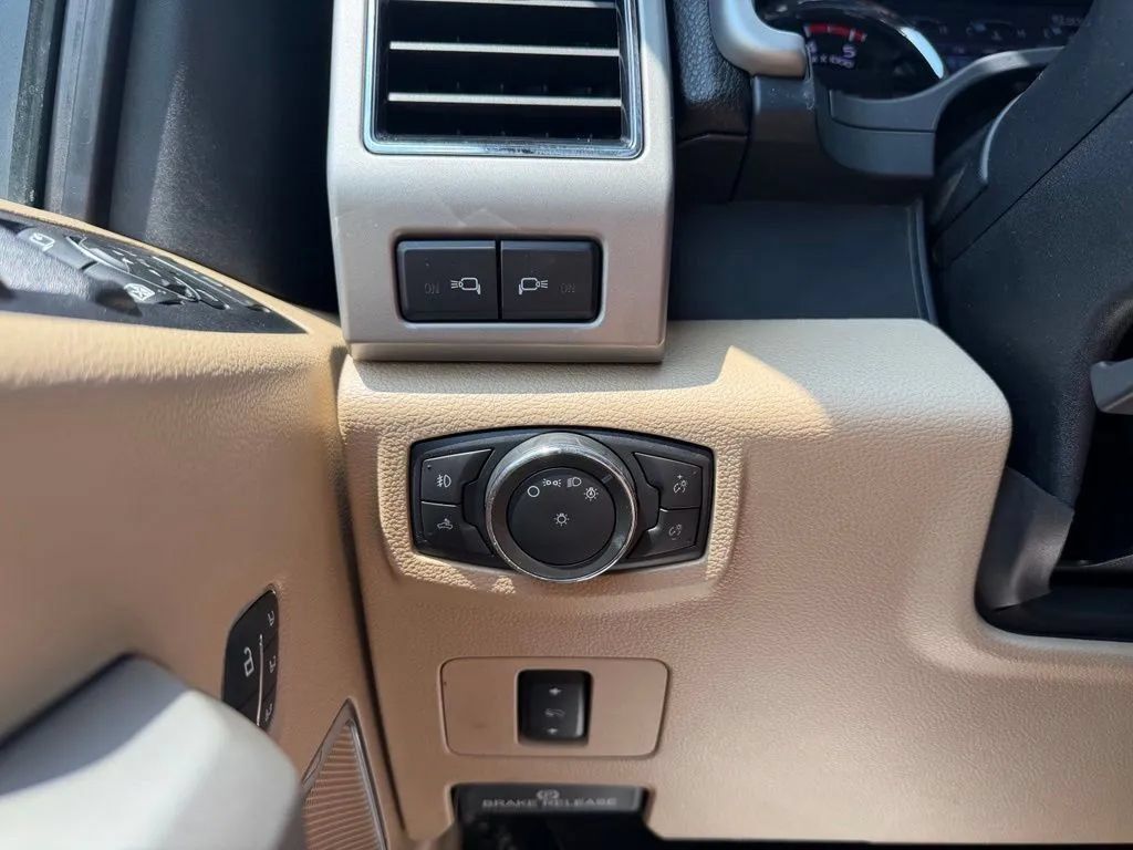 Used 2021 Ford F250 Lariat w/ Chrome Package AWD/4WD image 13