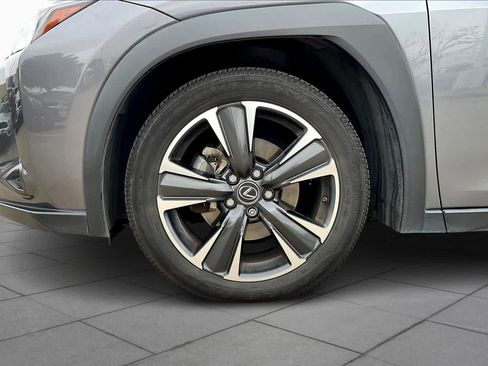 Used 2019 Lexus UX 200 image 8