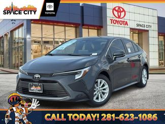 Used 2026 Toyota Corolla XLE FWD video 1