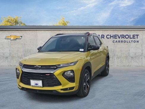 Used 2023 Chevrolet TrailBlazer RS w/ Sun and Liftgate Package FWD image 3
