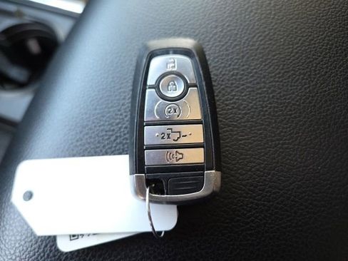 Used 2019 Ford F250 Lariat w/ Lariat Ultimate Package AWD/4WD image 13