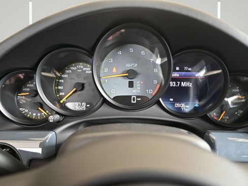 Used 2018 Porsche 911 GT3 w/ Sport Chrono Package RWD image 32