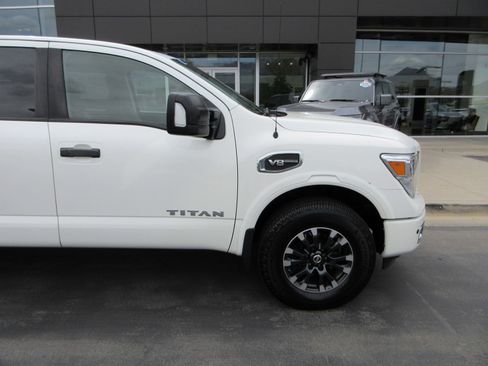 Used 2017 Nissan Titan PRO-4X AWD/4WD image 15