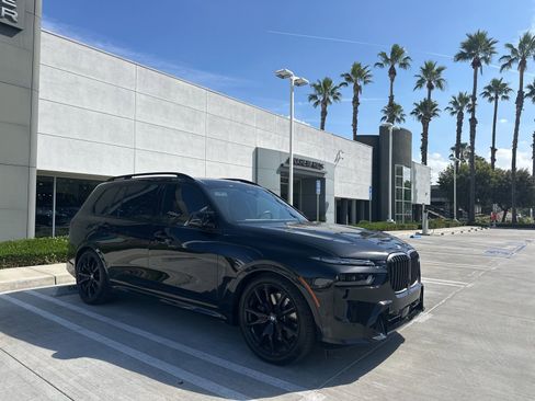Used 2026 BMW X7 M60i image 2