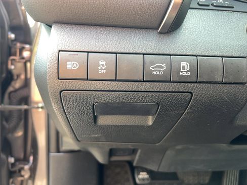 Used 2023 Toyota Camry SE FWD image 13