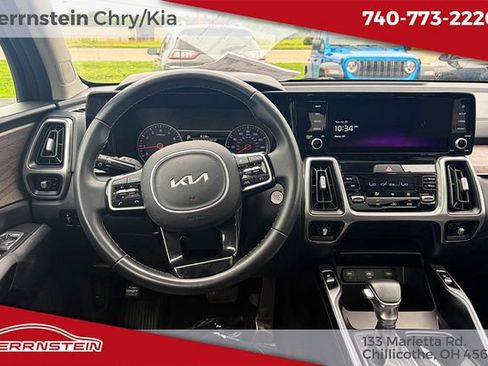 Used 2022 Kia Sorento S w/ Panoramic Sunroof Package AWD/4WD image 6