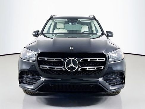 Used 2022 Mercedes-Benz GLS 450 4MATIC image 2