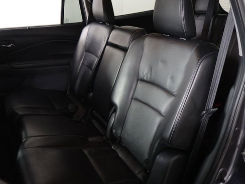 Used 2019 Honda Pilot Touring image 38