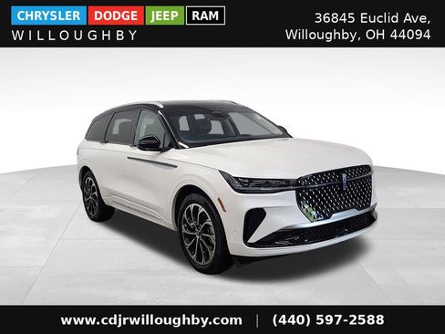 Used 2024 Lincoln Nautilus Reserve w/ Equipment Group 202A AWD/4WD image 3