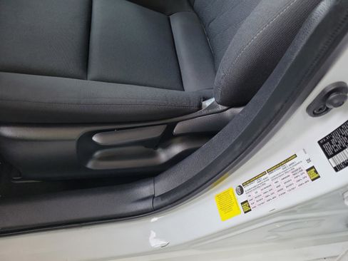 Used 2024 Toyota Corolla LE image 23