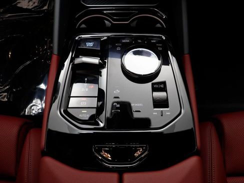 New 2025 BMW i5 xDrive40 w/ Premium Package image 13