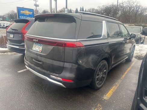 Used 2022 Kia Carnival SX Prestige image 13