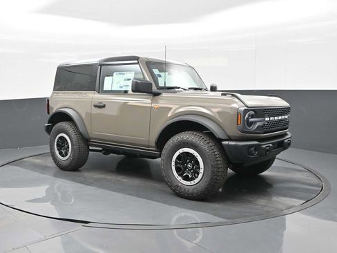 New 2025 Ford Bronco Badlands w/ Sasquatch Package image 1