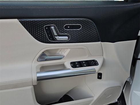 Certified 2025 Mercedes-Benz GLA 250 4MATIC image 20